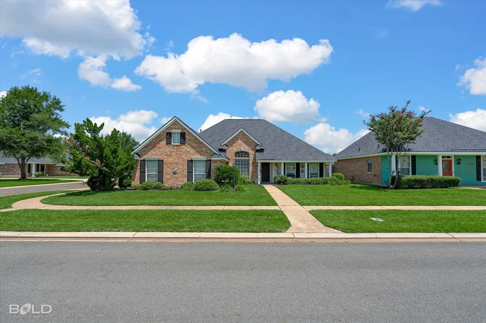 3301 Colonial Drive Bossier City, LA 71111