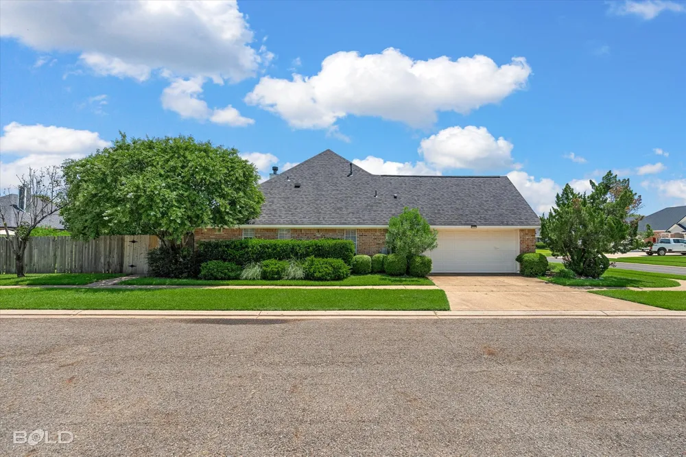 3301 Colonial Drive Bossier City, LA 71111