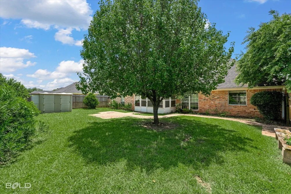 3301 Colonial Drive Bossier City, LA 71111