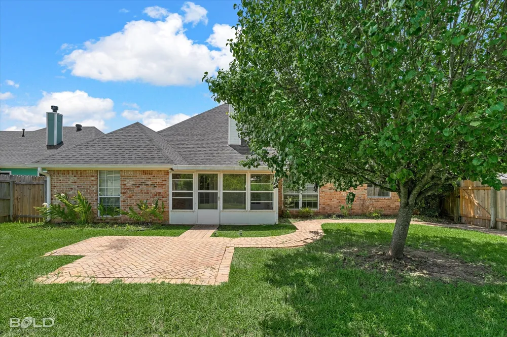3301 Colonial Drive Bossier City, LA 71111