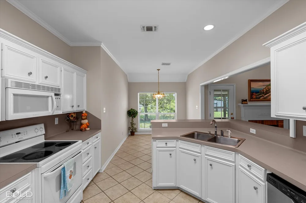 3301 Colonial Drive Bossier City, LA 71111