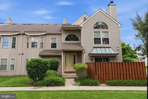 2104 BROOKHAVEN DRIVE