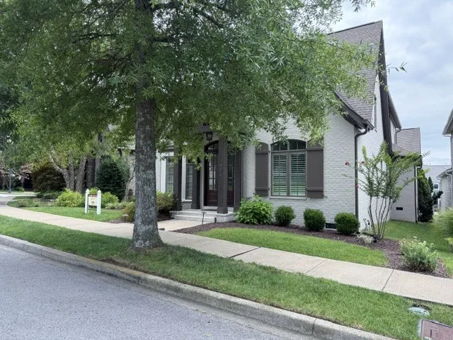 3805 Somers Ln Thompsons Station, TN 37179