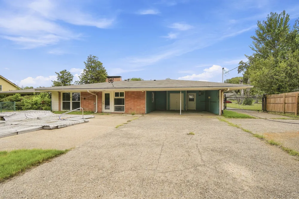 1444 Oaklawn Drive Corsicana, TX 75110
