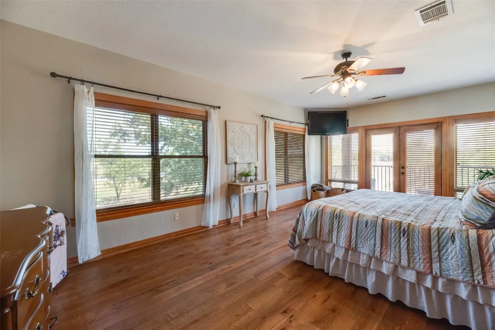7999 County Road 151 Kaufman, TX 75142