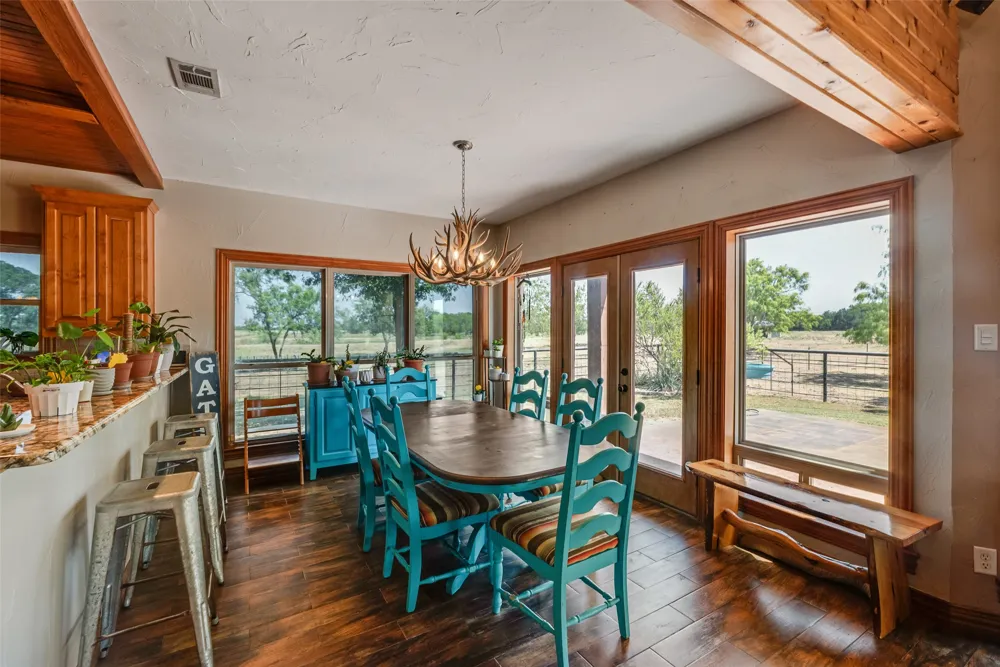 7999 County Road 151 Kaufman, TX 75142
