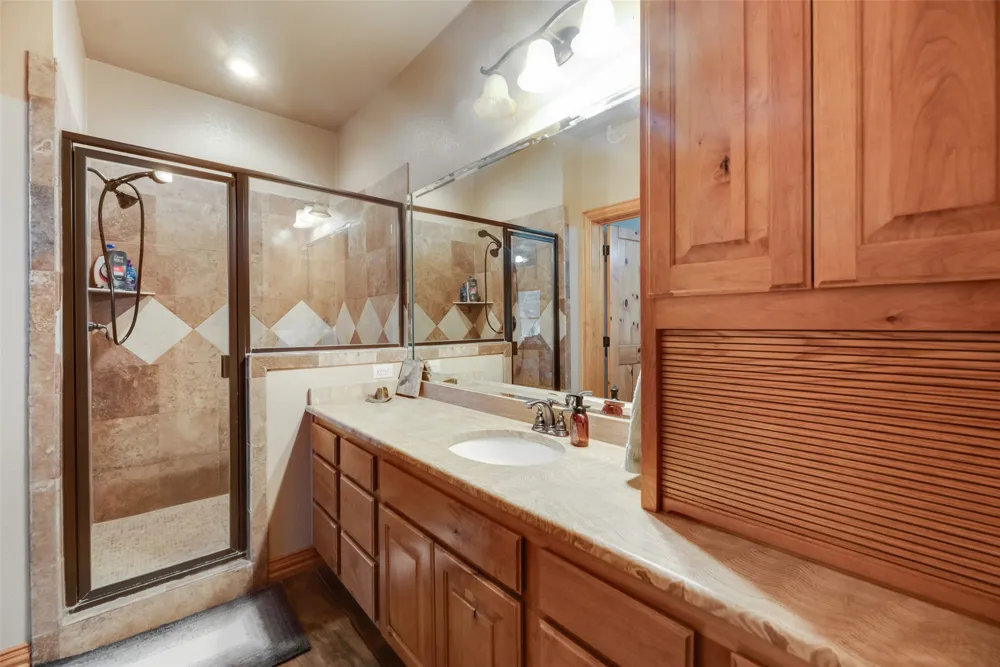 7999 County Road 151 Kaufman, TX 75142
