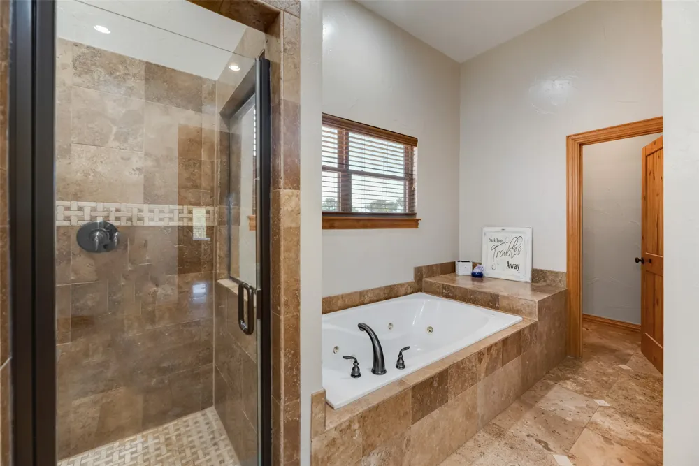 7999 County Road 151 Kaufman, TX 75142