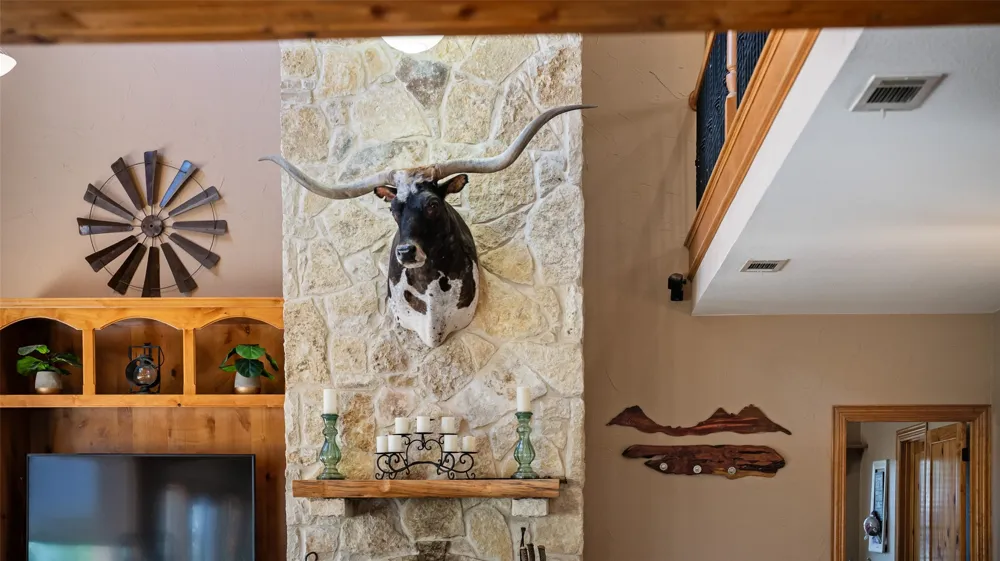 7999 County Road 151 Kaufman, TX 75142