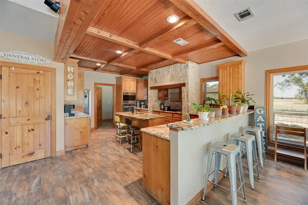 7999 County Road 151 Kaufman, TX 75142