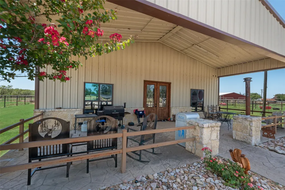 7999 County Road 151 Kaufman, TX 75142