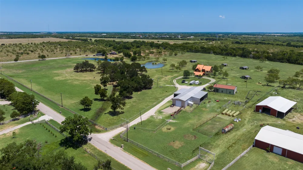 7999 County Road 151 Kaufman, TX 75142
