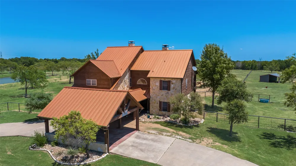 7999 County Road 151 Kaufman, TX 75142