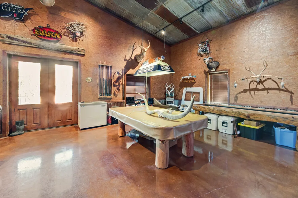 7999 County Road 151 Kaufman, TX 75142