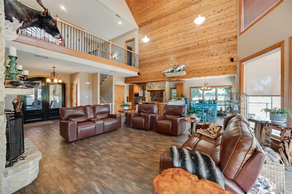 7999 County Road 151 Kaufman, TX 75142