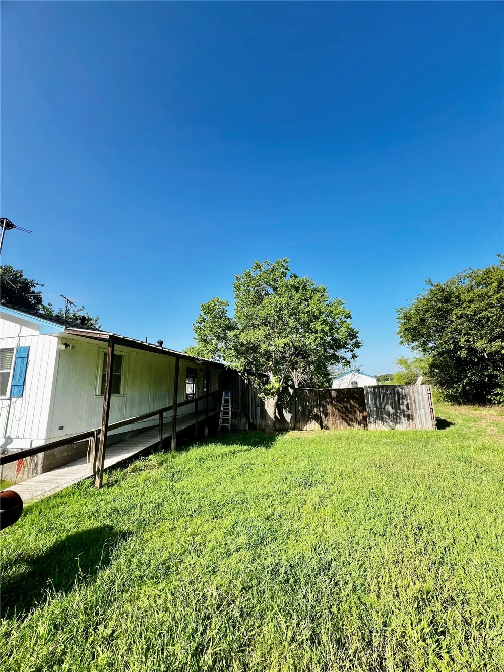 394 Hcr 1143 Blum, TX 76627
