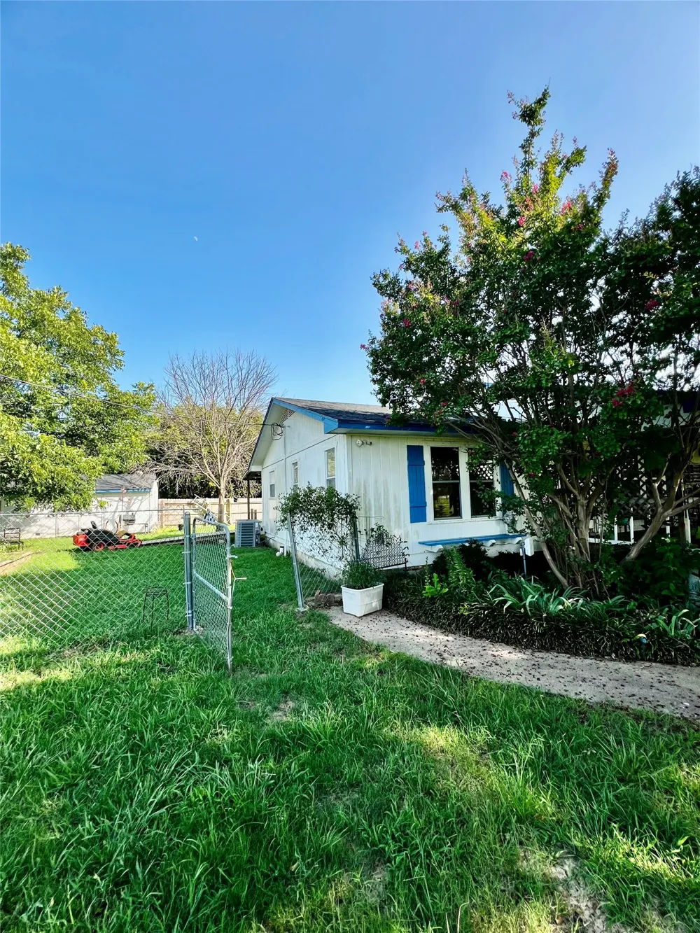 394 Hcr 1143 Blum, TX 76627
