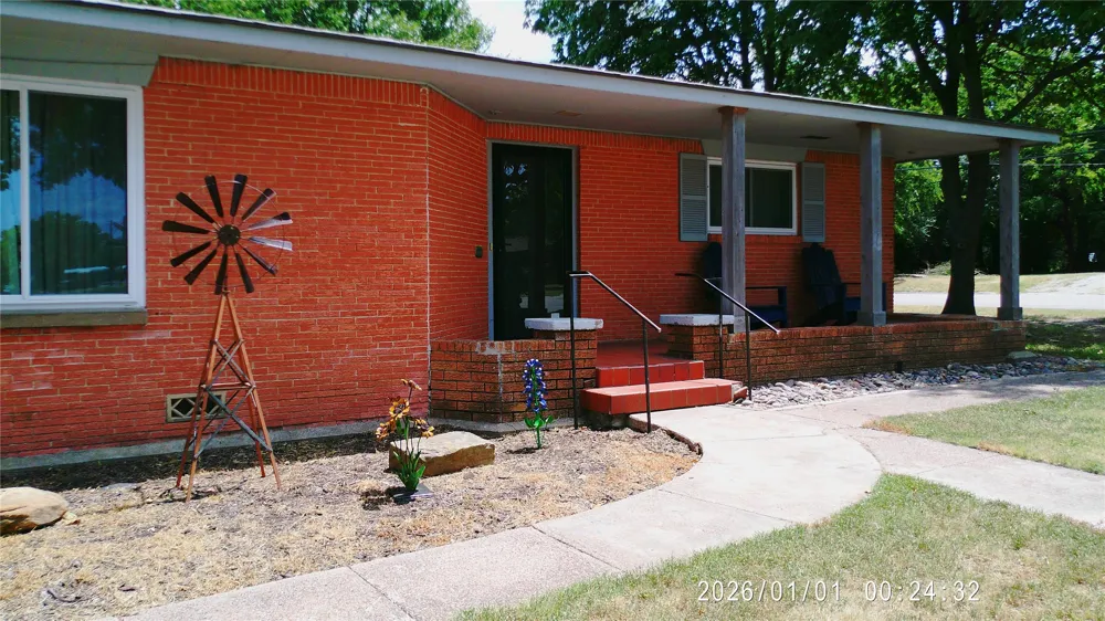 305 Rock Street Bowie, TX 76230