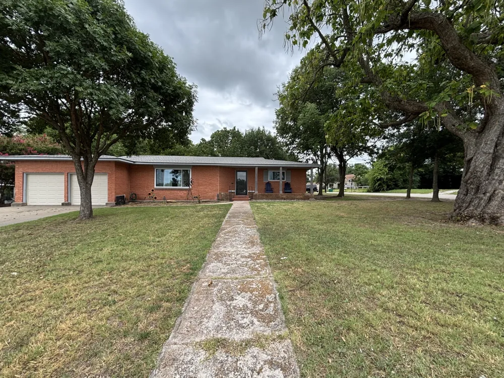 305 Rock Street Bowie, TX 76230
