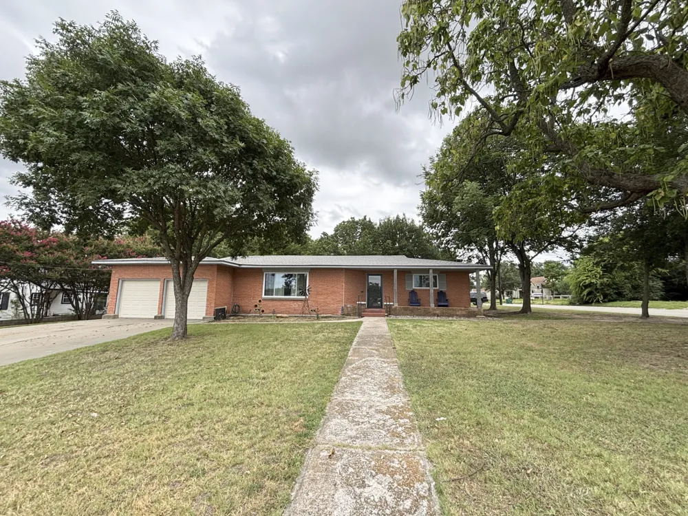 305 Rock Street Bowie, TX 76230