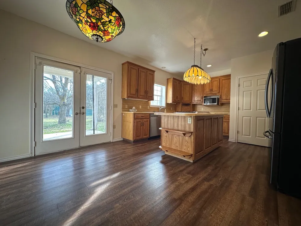 8099 W Interstate Highway 30 Cumby, TX 75433