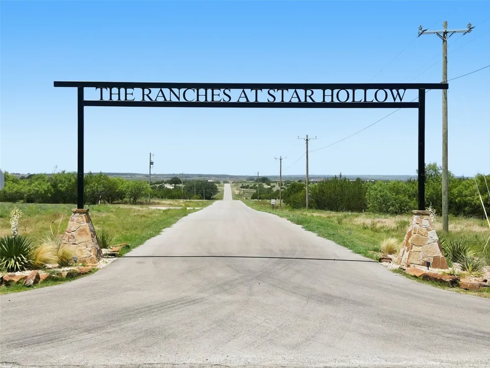 625 Hollow Drive Lipan, TX 76462
