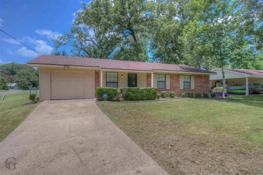 296 W. Birch Blanchard, LA 71107