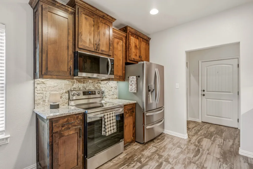 3209 Main Street Granbury, TX 76049