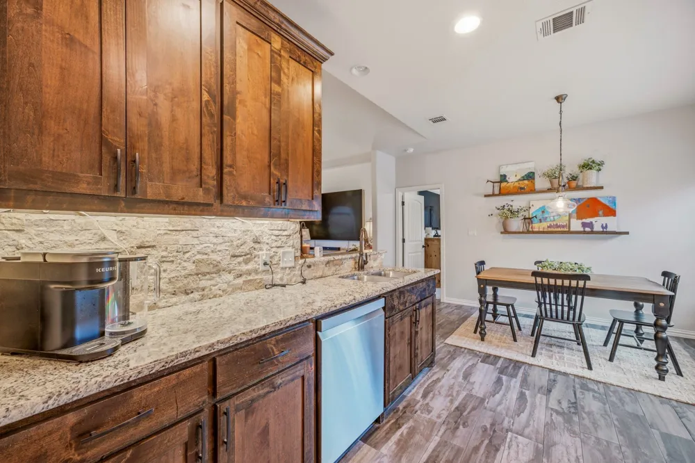 3209 Main Street Granbury, TX 76049