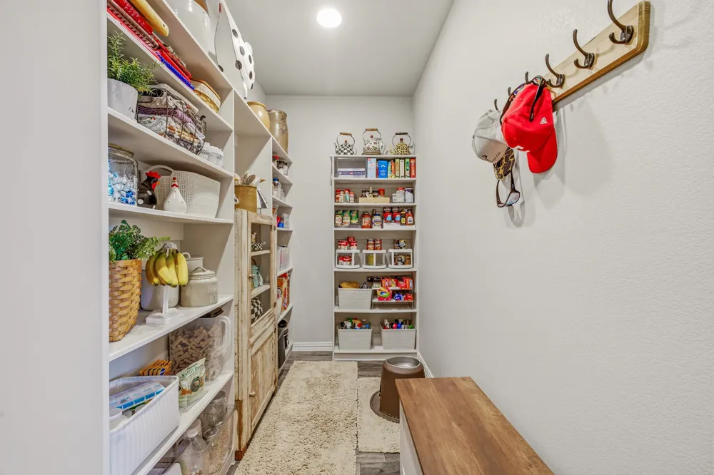 3209 Main Street Granbury, TX 76049