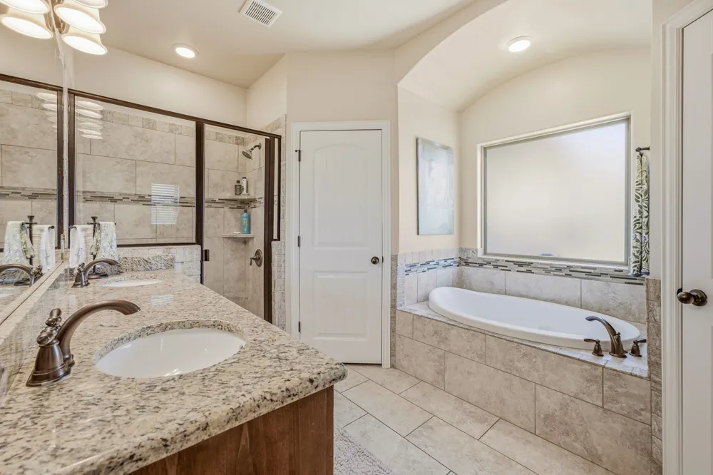 3209 Main Street Granbury, TX 76049