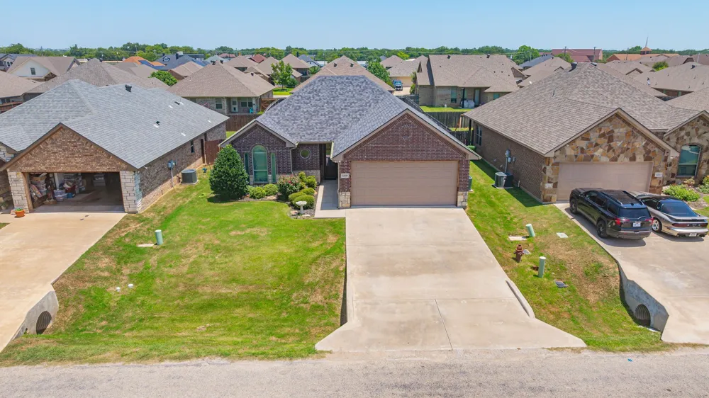 3209 Main Street Granbury, TX 76049