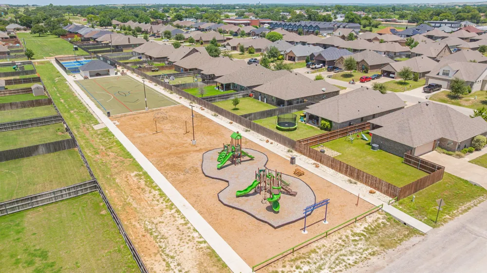 3209 Main Street Granbury, TX 76049