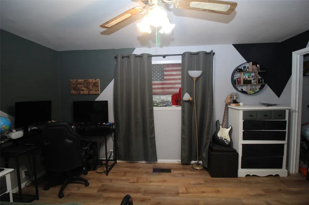 810 W Eden Street Munday, TX 76371