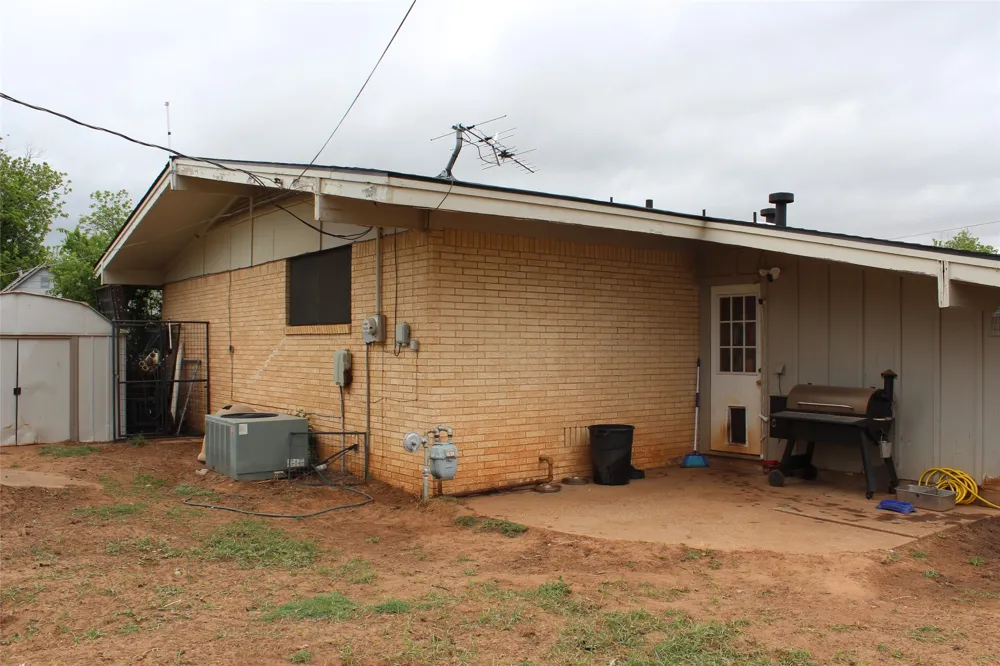 810 W Eden Street Munday, TX 76371
