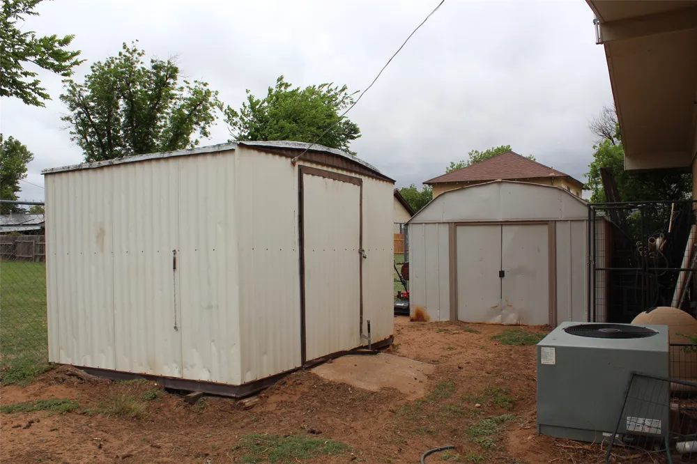 810 W Eden Street Munday, TX 76371