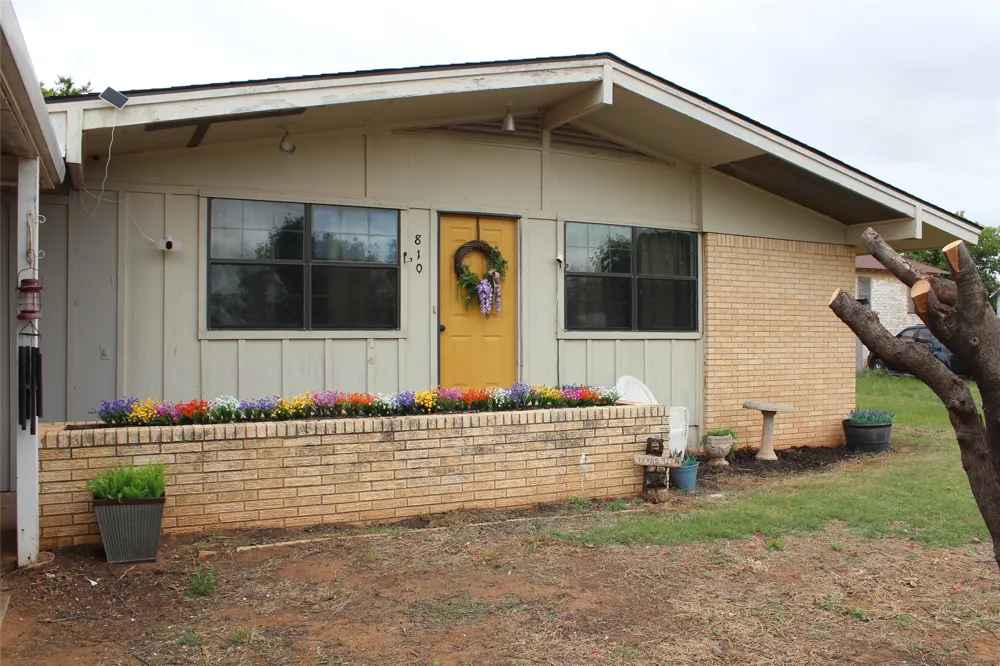 810 W Eden Street Munday, TX 76371