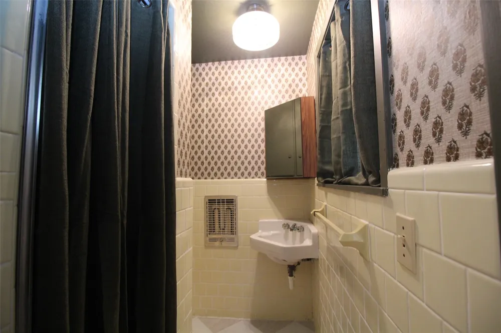 810 W Eden Street Munday, TX 76371