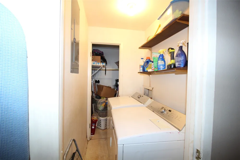 810 W Eden Street Munday, TX 76371
