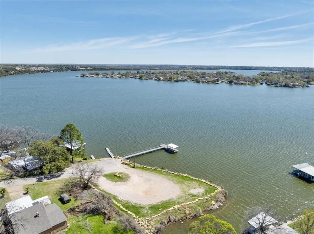 1725 Hitching Post Granbury, TX 76049