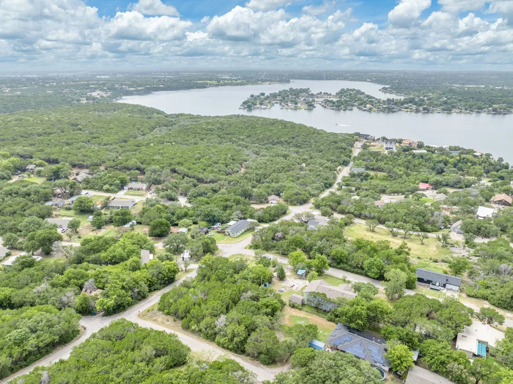1725 Hitching Post Granbury, TX 76049