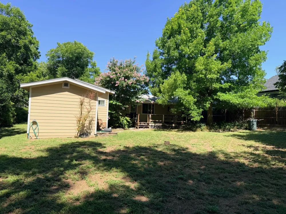 504 Elm Street Comanche, TX 76442