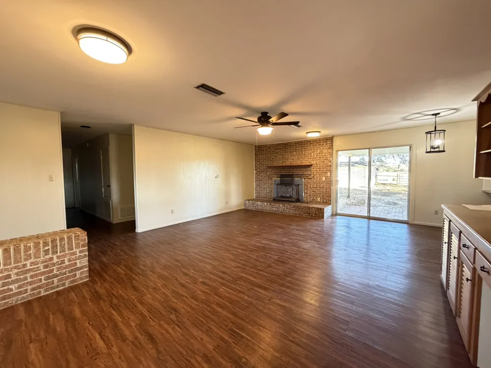 2529 State Highway 11 W Pittsburg, TX 75686