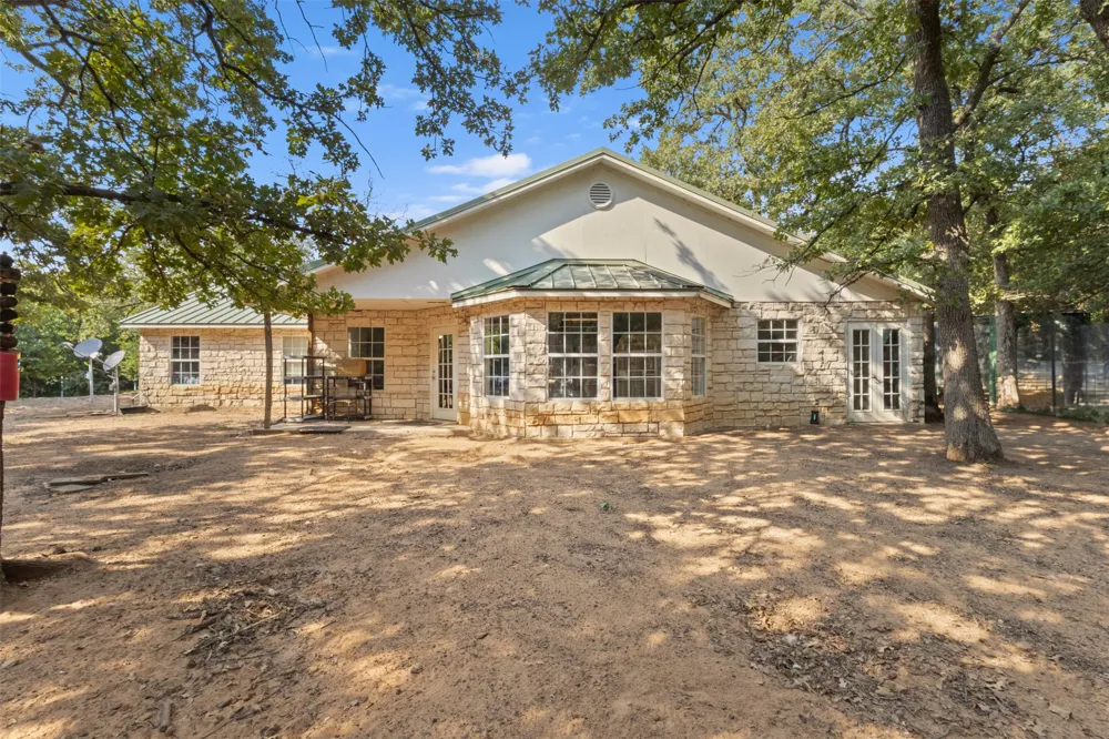 488 County Road 217 Collinsville, TX 76233