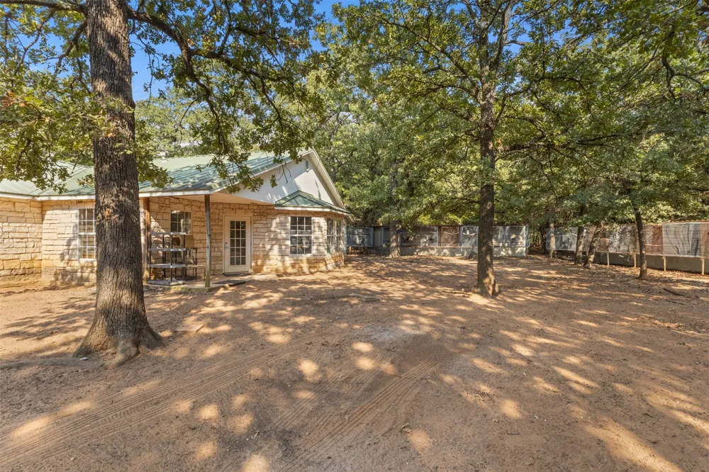 488 County Road 217 Collinsville, TX 76233