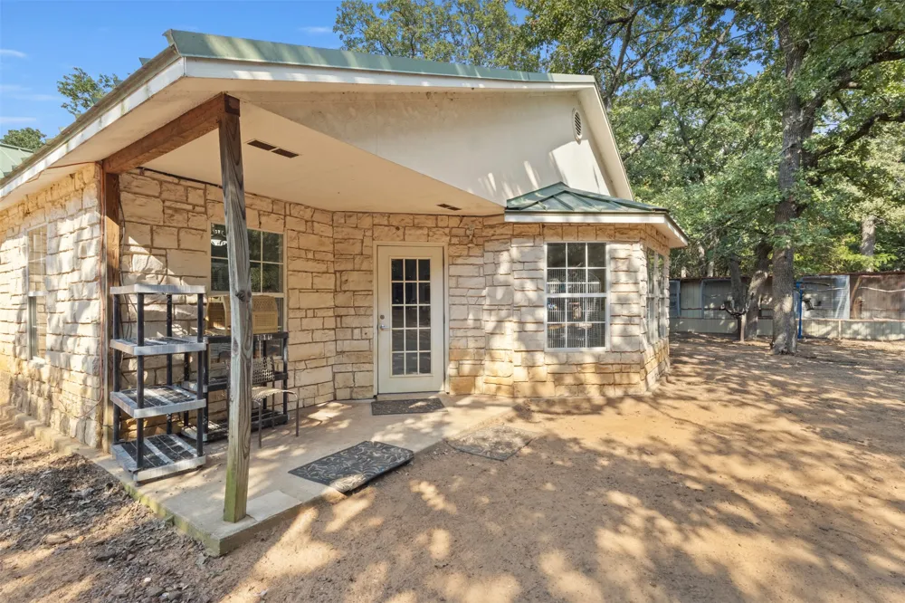488 County Road 217 Collinsville, TX 76233