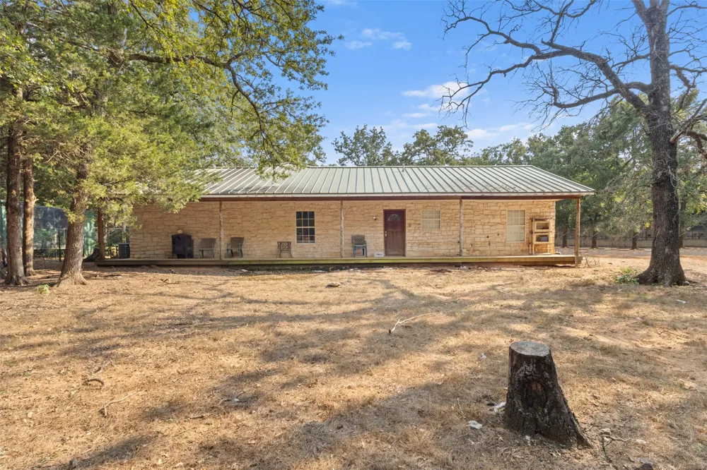 488 County Road 217 Collinsville, TX 76233