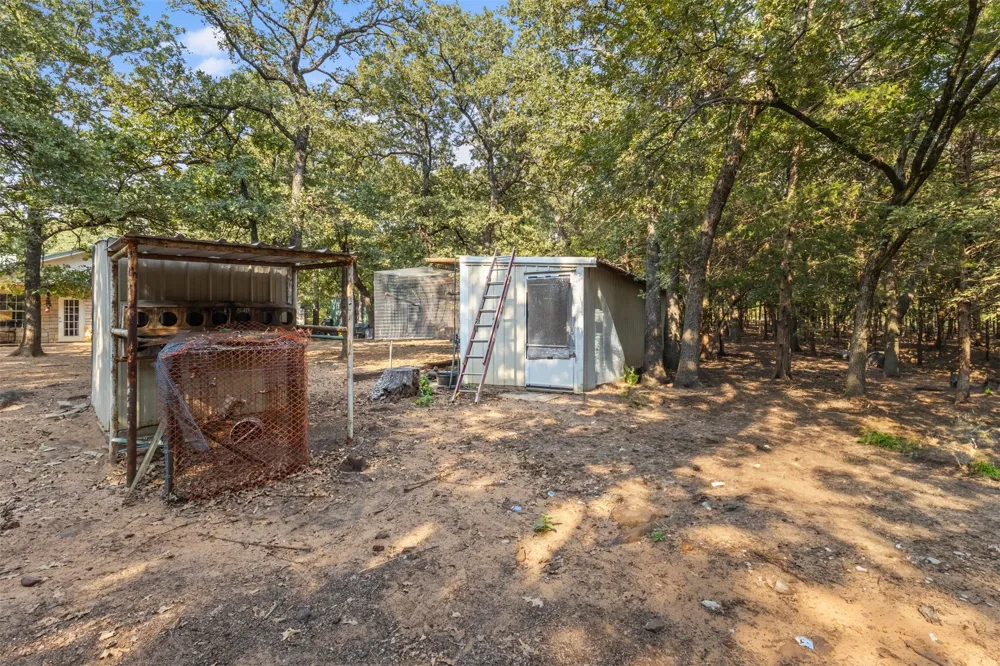 488 County Road 217 Collinsville, TX 76233