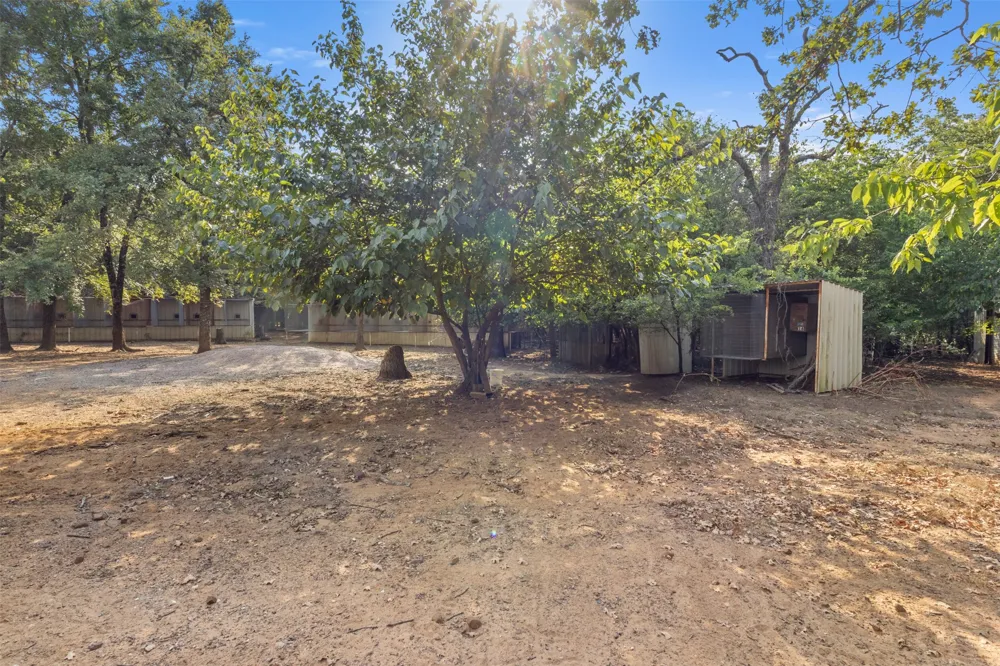 488 County Road 217 Collinsville, TX 76233