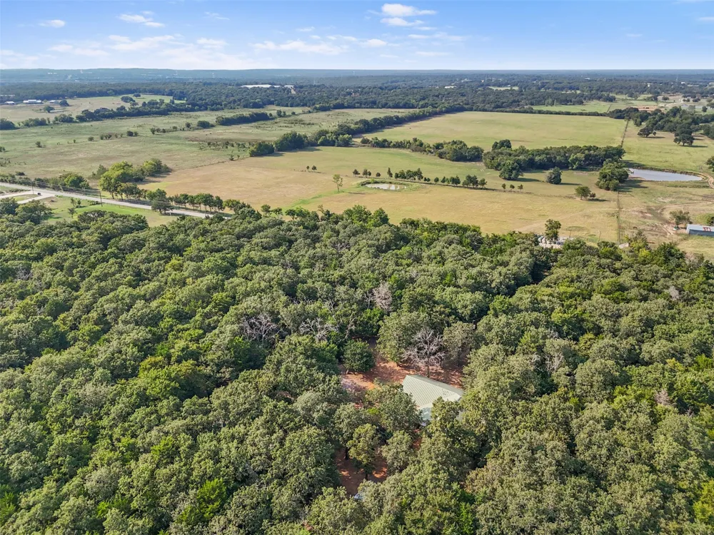 488 County Road 217 Collinsville, TX 76233